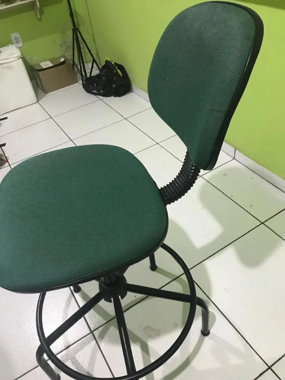 Cadeira de Escritório Giratória com Rodinhas - Foto 3