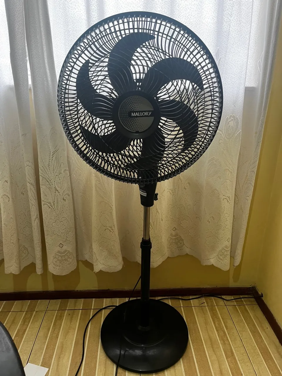 Ventilador de Coluna Mallory - Ótimo estado