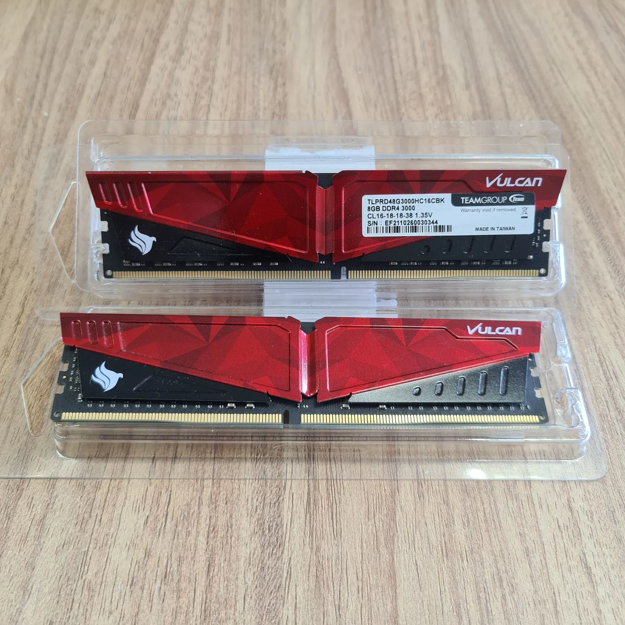 2 Memórias RAM Teamgroup Vulcan 8GB DDR4 3000MHz