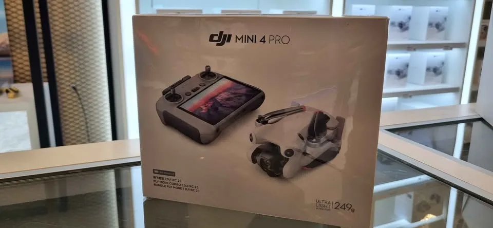 Drone DJI Mini 4 Pro Fly More Combo (DJI RC 2)