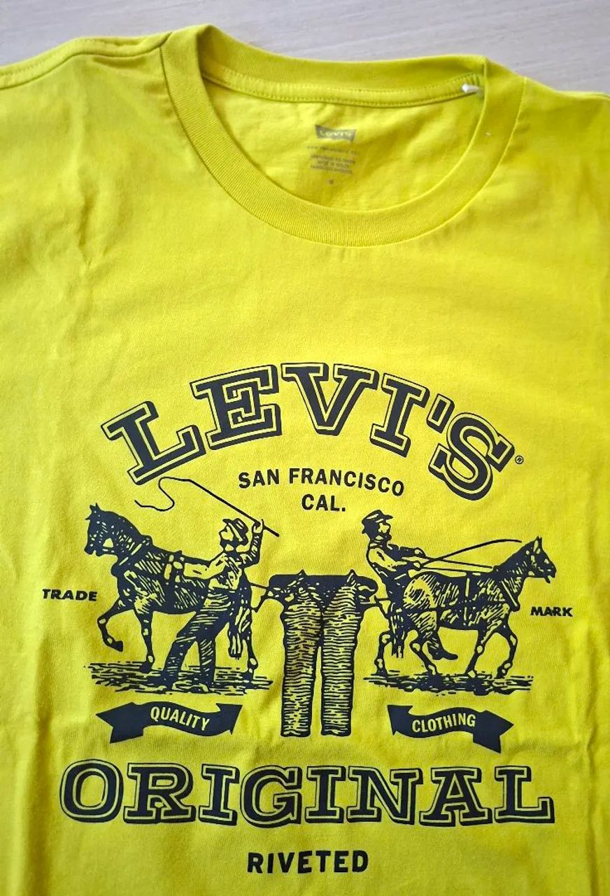Camiseta Levi's, tamanho M, Nova sem uso, Original!! - Foto 2