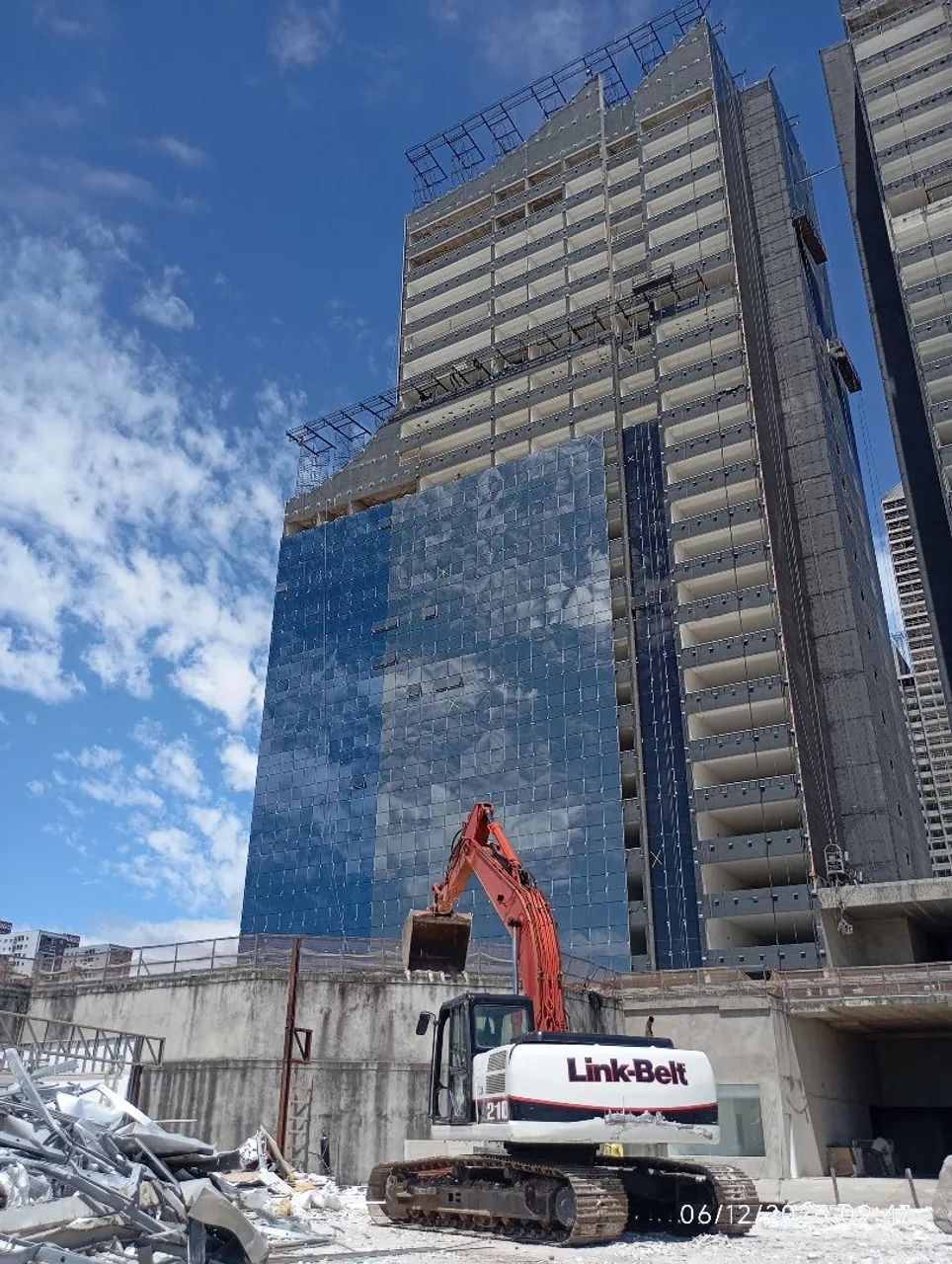 Alugo escavadeira  - Foto 2