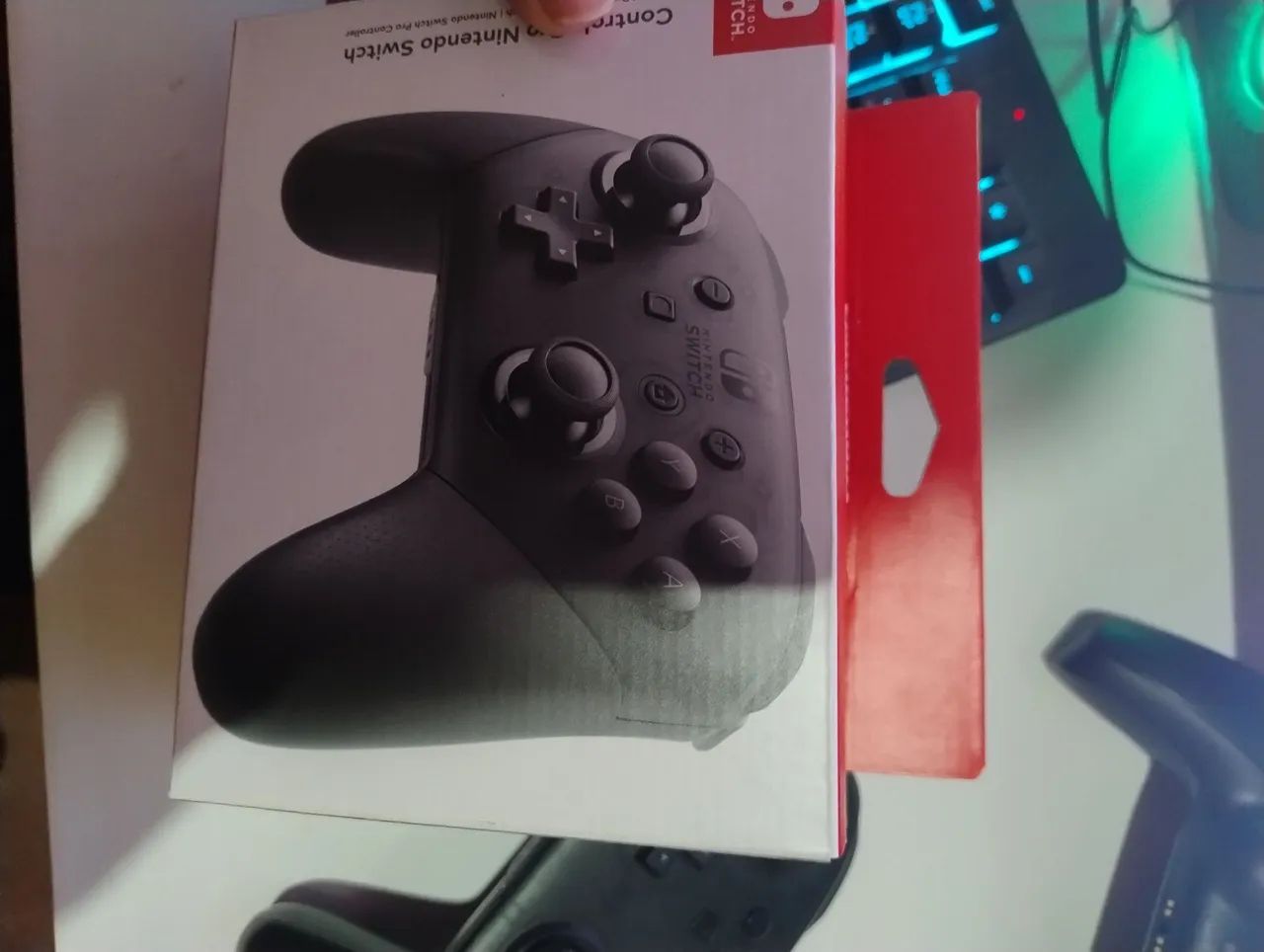 Switch pro controller um perfeito estado na caixa - Foto 2