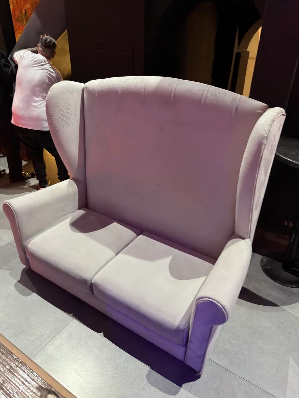 Selling sofas468251199522754561