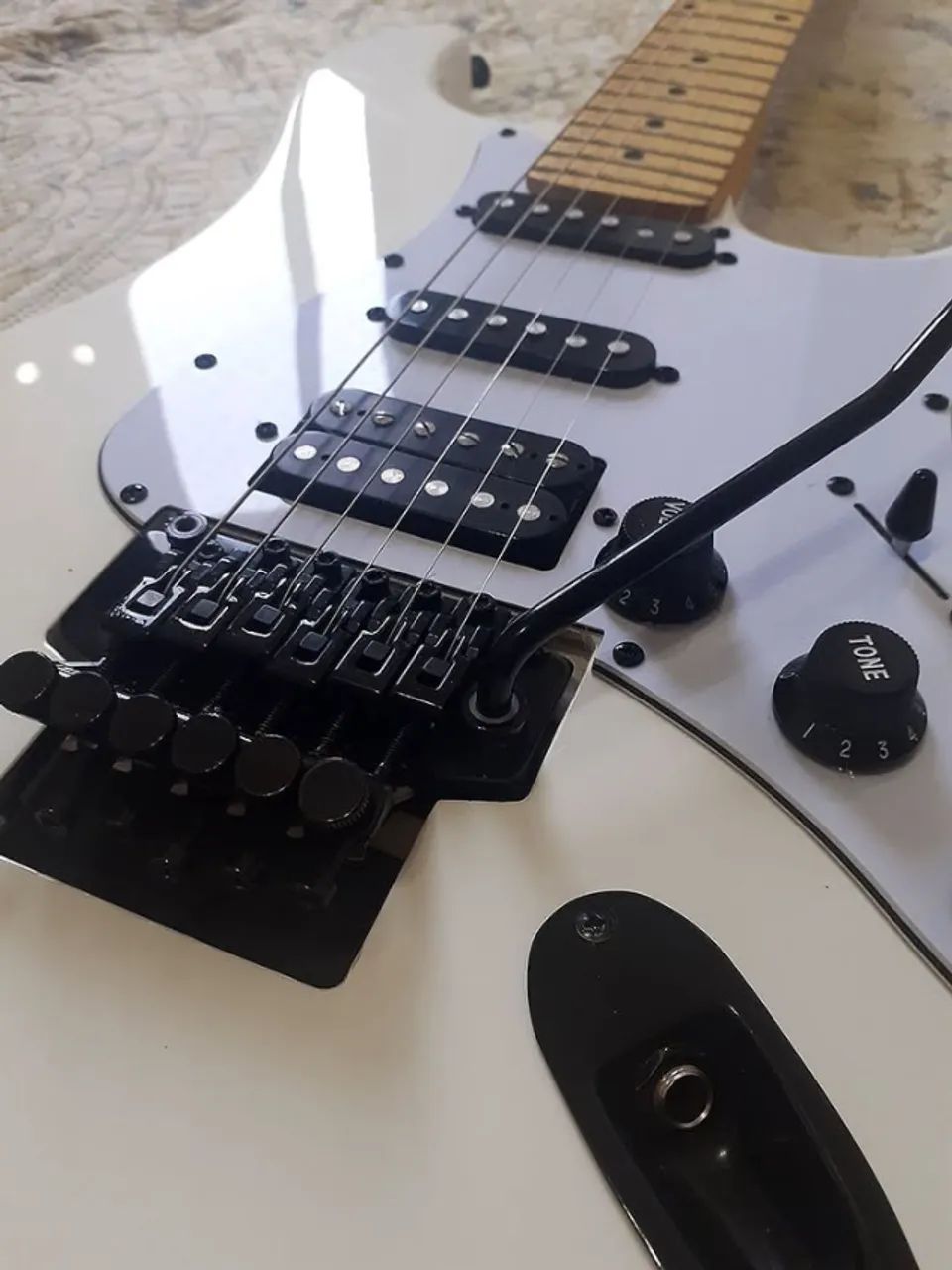 * Guitarra Eagle STM 771 Strato Floyd Rose em Alder - Estuda Troca   - Foto 2