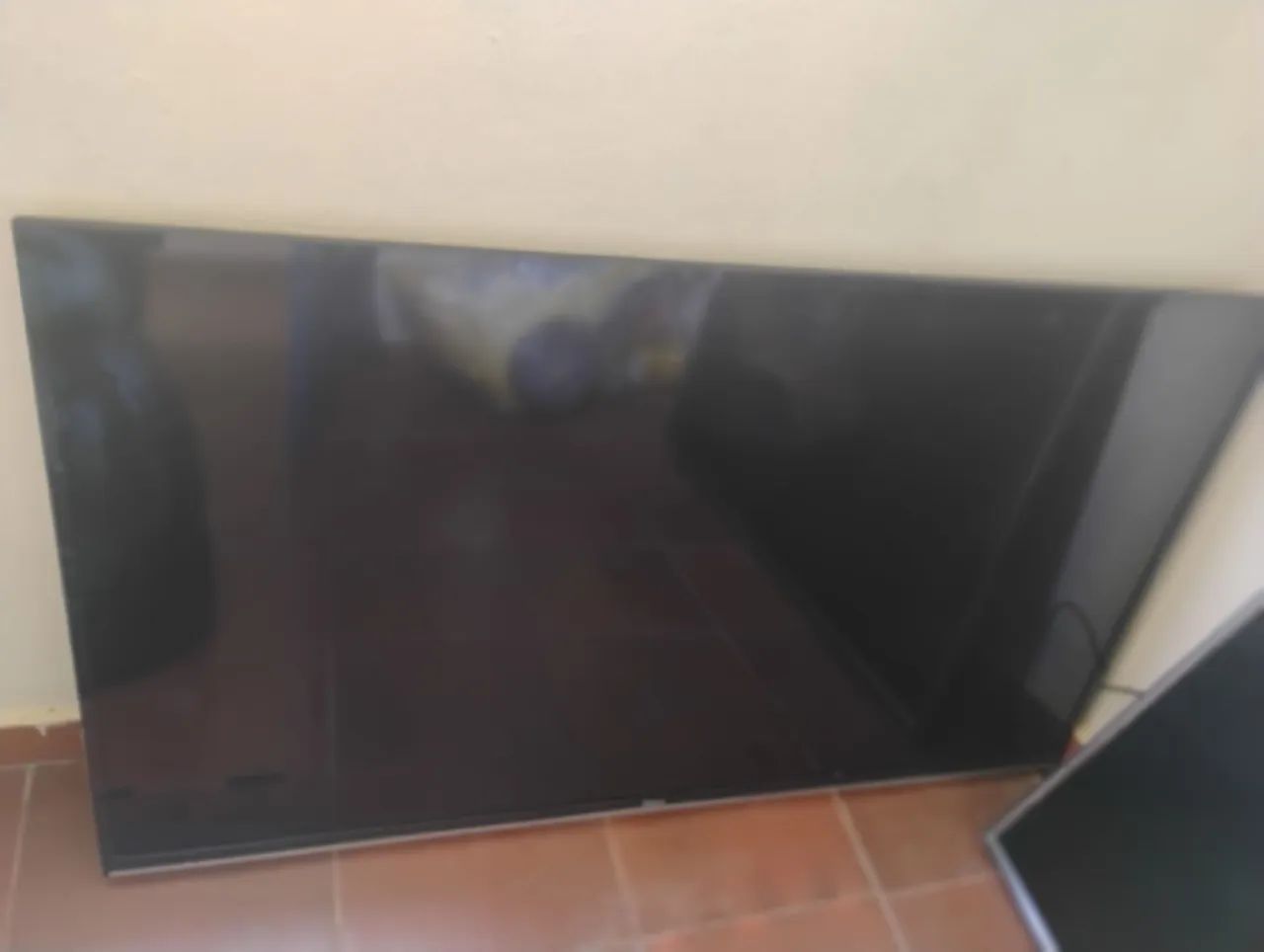 Televisão para retirada de peça 