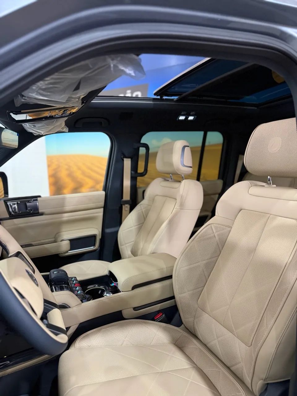 Denza B5 4WD, foto 7 de 20