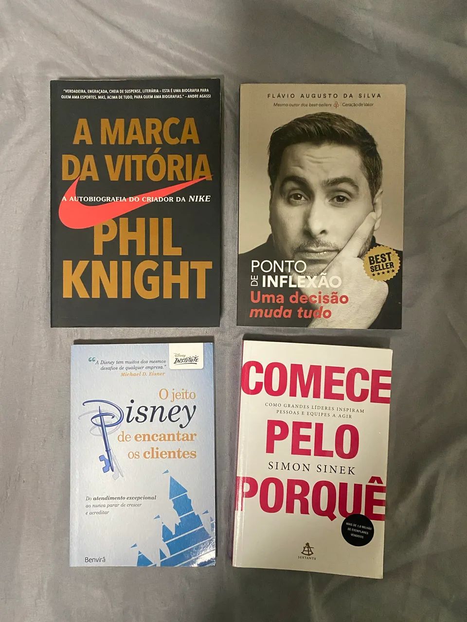 Box com 4 livros 