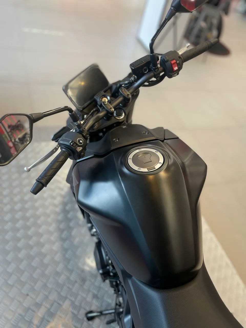 Hornet 750 - Foto 3