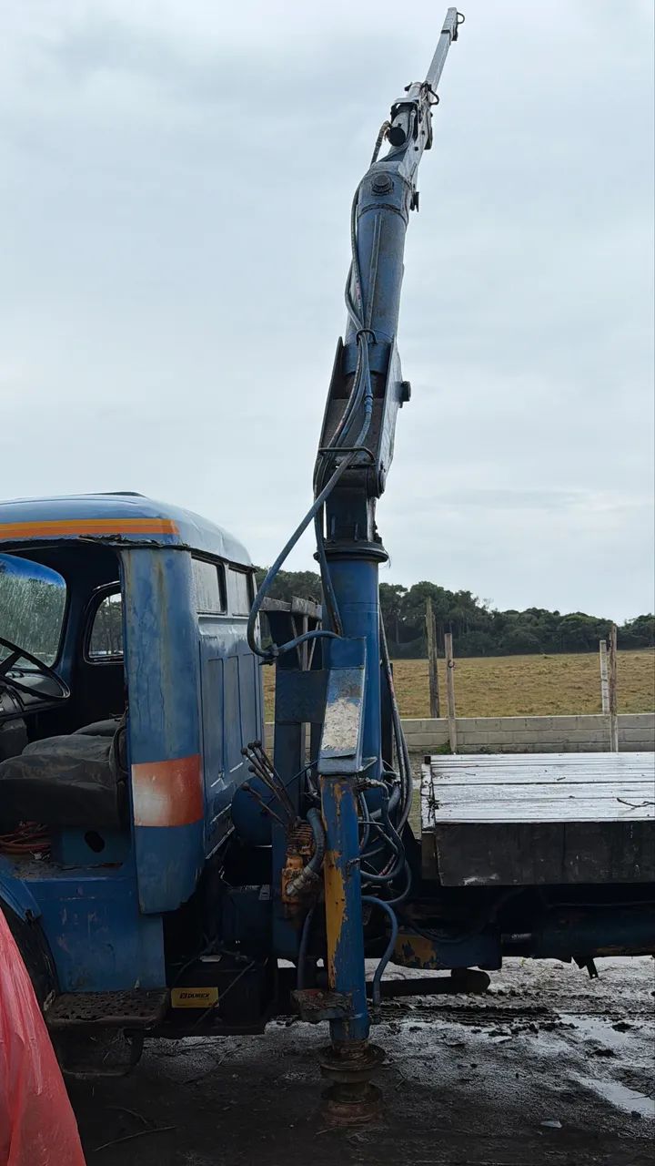 Vendo caminhão MB1113 com Munck 3 ton - Foto 5