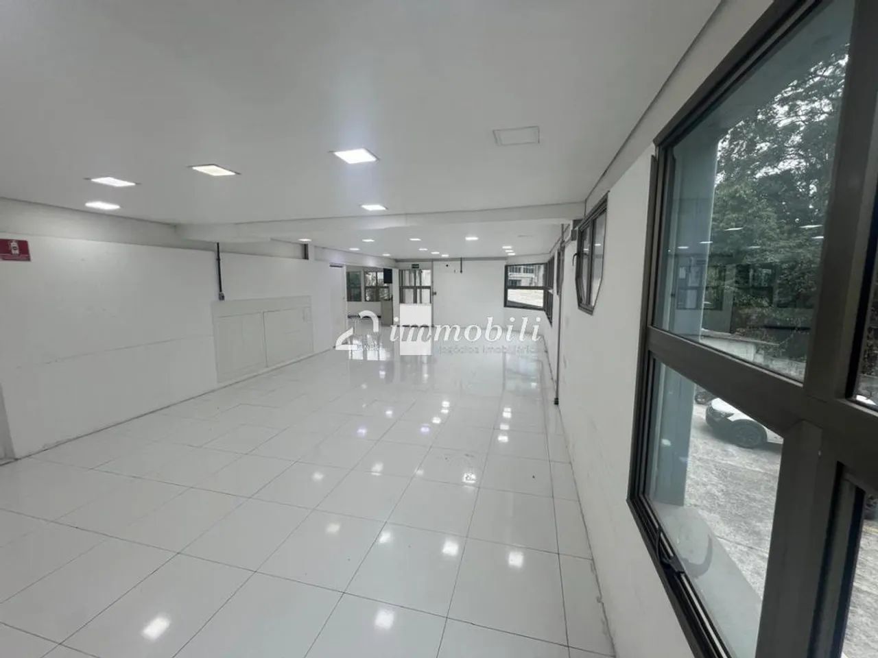 Salão comercial com 210m e 4 vagas na Granja Viana - Foto 3