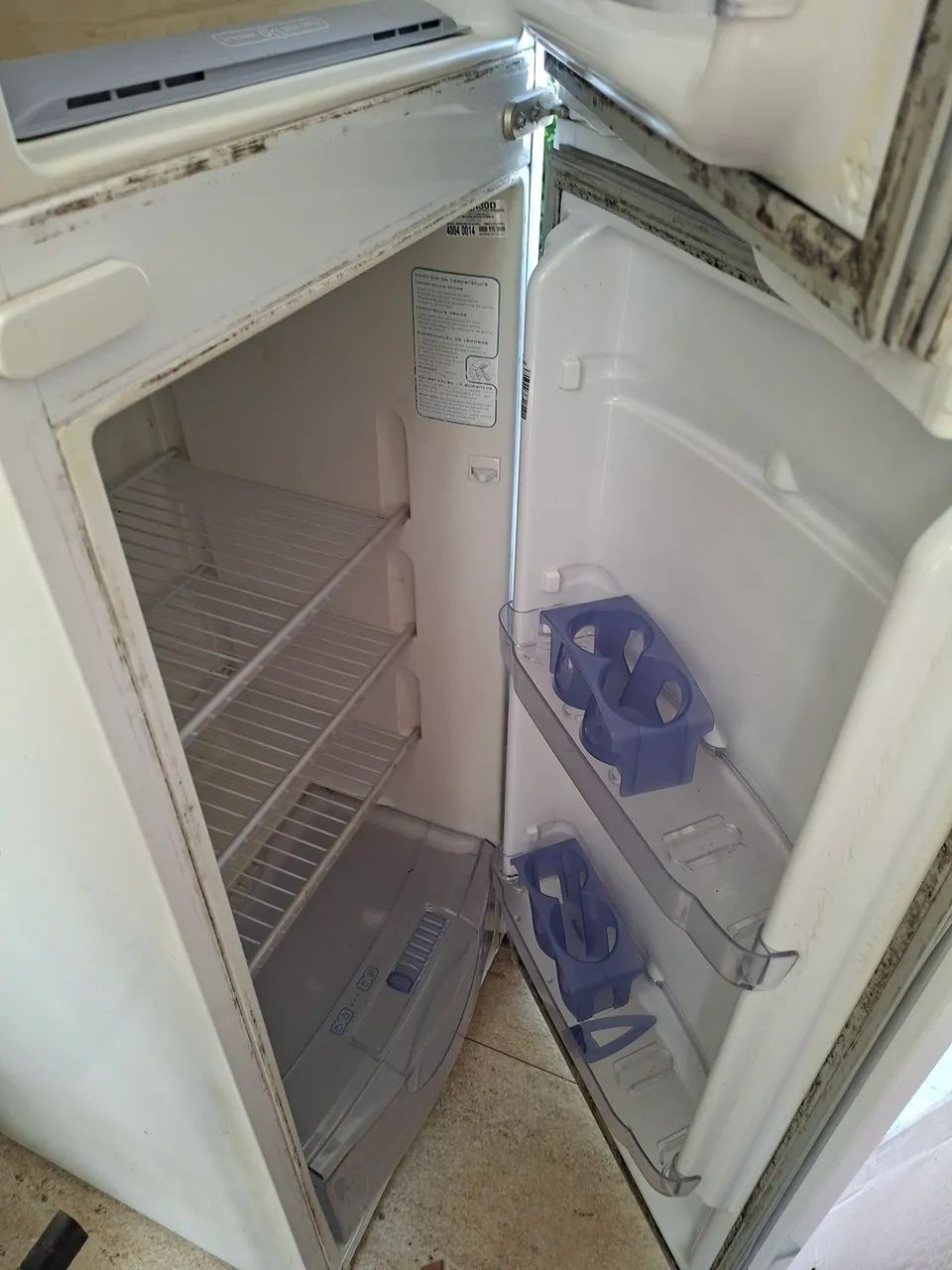 Geladeira  com defeito  - Foto 4
