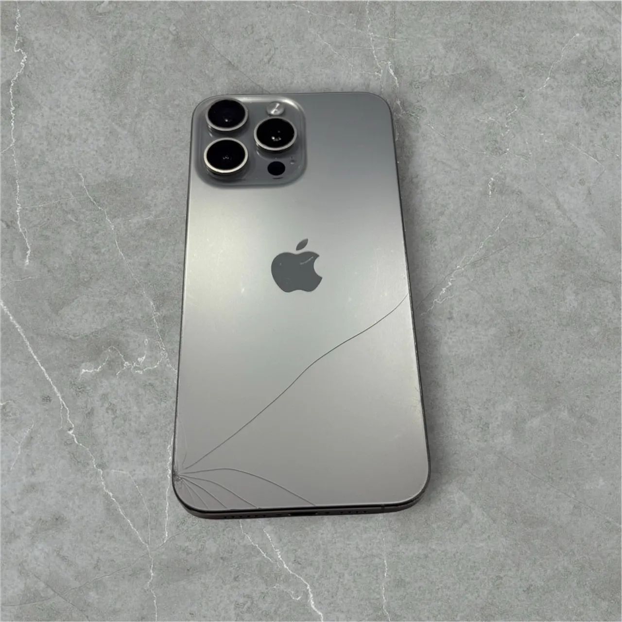 iPhone 15 pro max titânio 256GB  - Foto 2