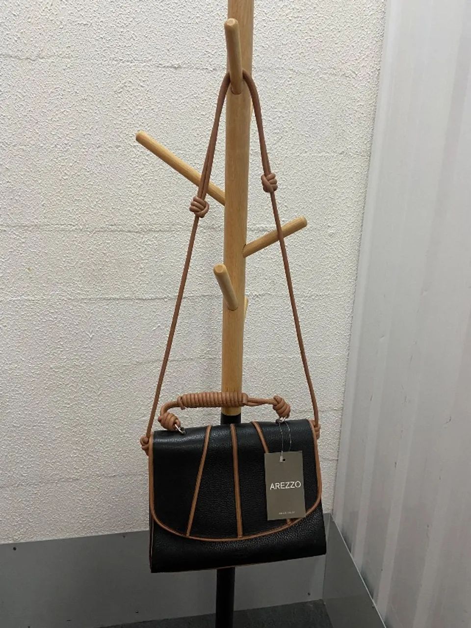LINDA BOLSA EM COURO DA AREZZO NOVA COM ETIQUETA  - Foto 2