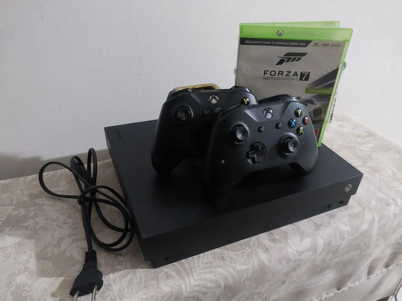 Xbox one x 1 tb 2 controles perfeito funcionamneto - Foto 3