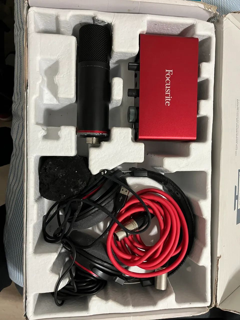 Focusrite Scarlett Solo Studio - 3ª Geração  
