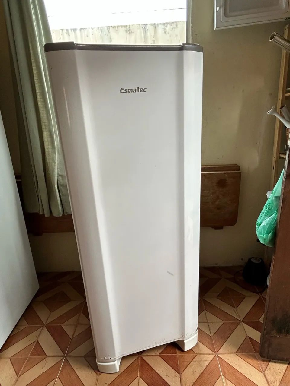 Geladeira Esmaltec