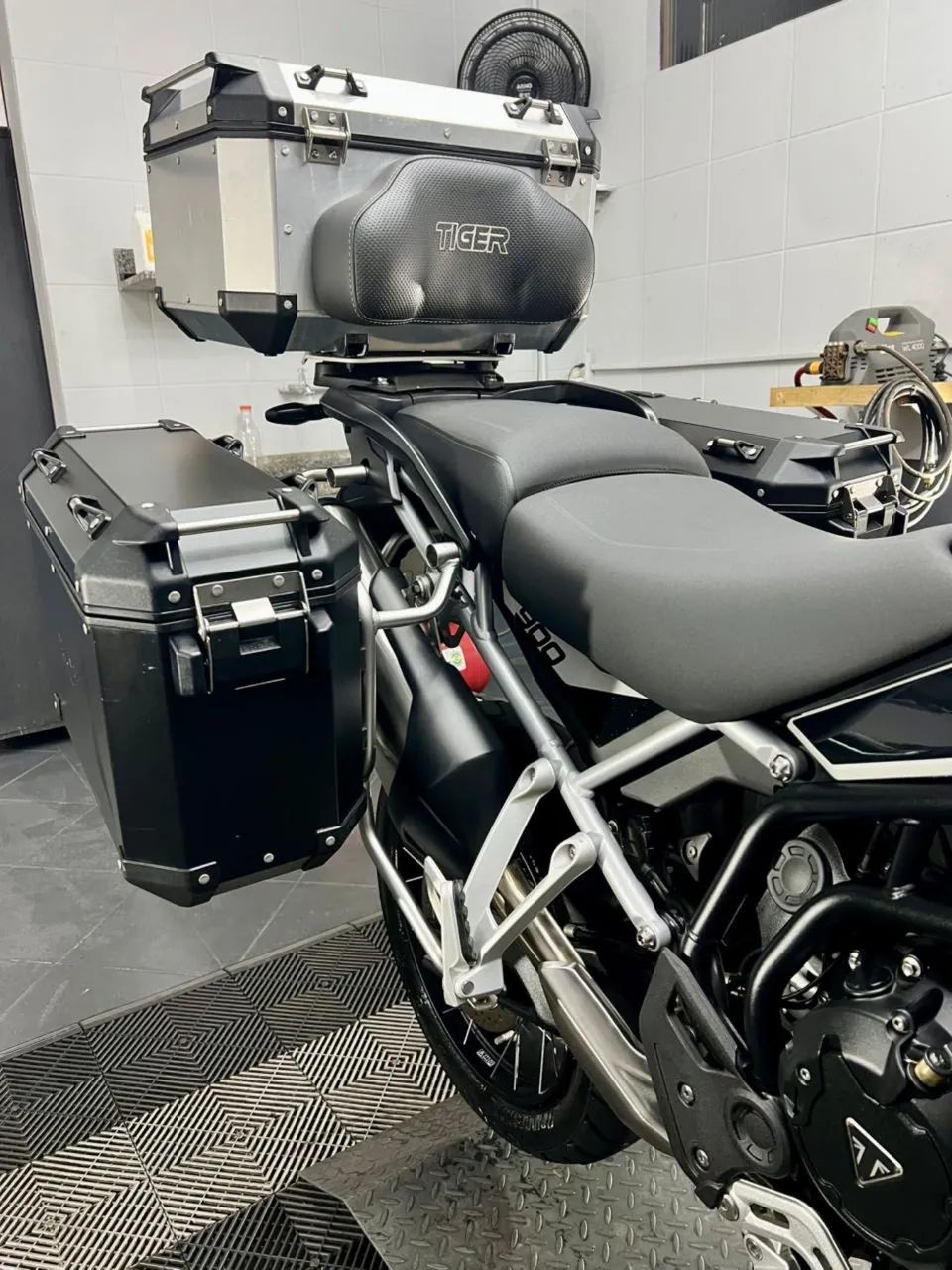 Tiger 900