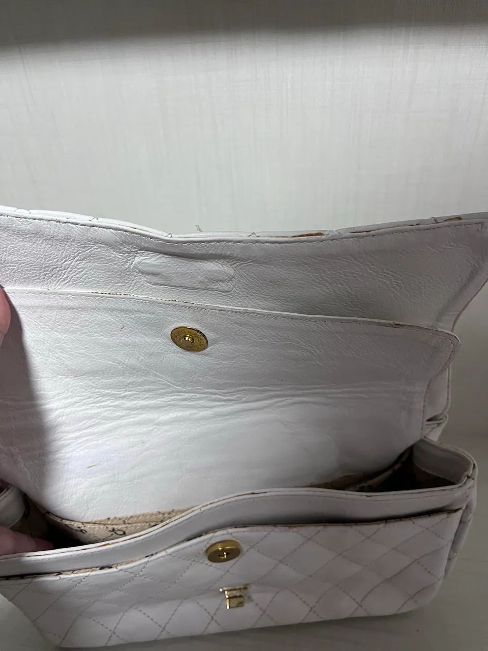 bolsa feminina matelassê acolchoada branca - Foto 3