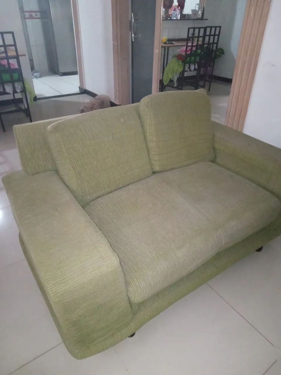 Vendo SOFÁ 2 LUGARES, 2 POLTRONAS SUEDE - Foto 5