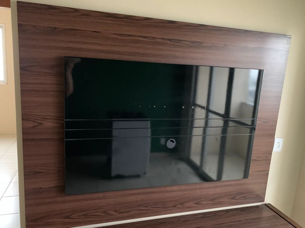 Rack de madeira para sala