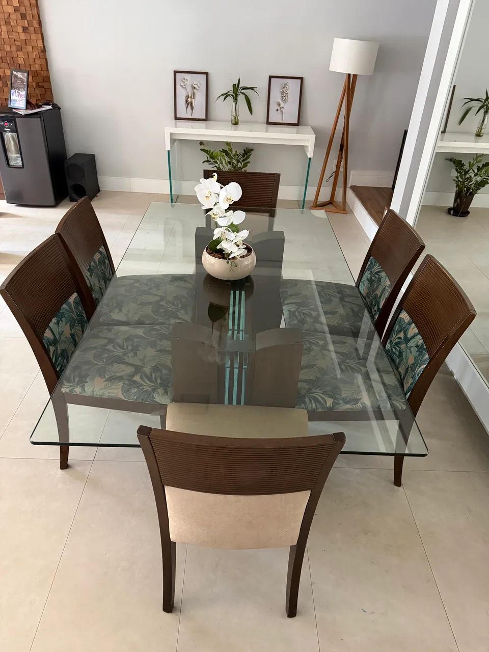 Mesa SIER com 6 cadeiras, Tampo de Vidro