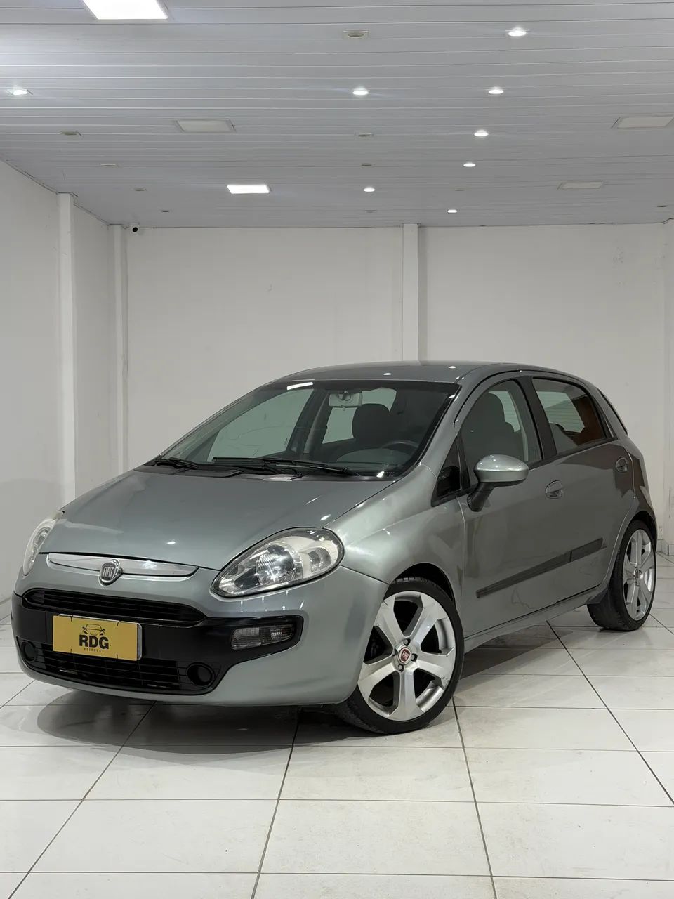 Fiat Punto Attractive 1.4 Fire Flex 8V 5P 2013