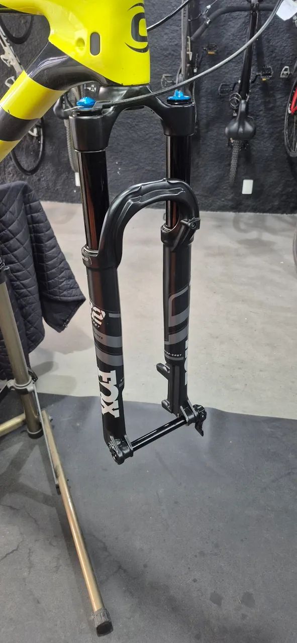 Suspensão FOX 32 stepcast performance 