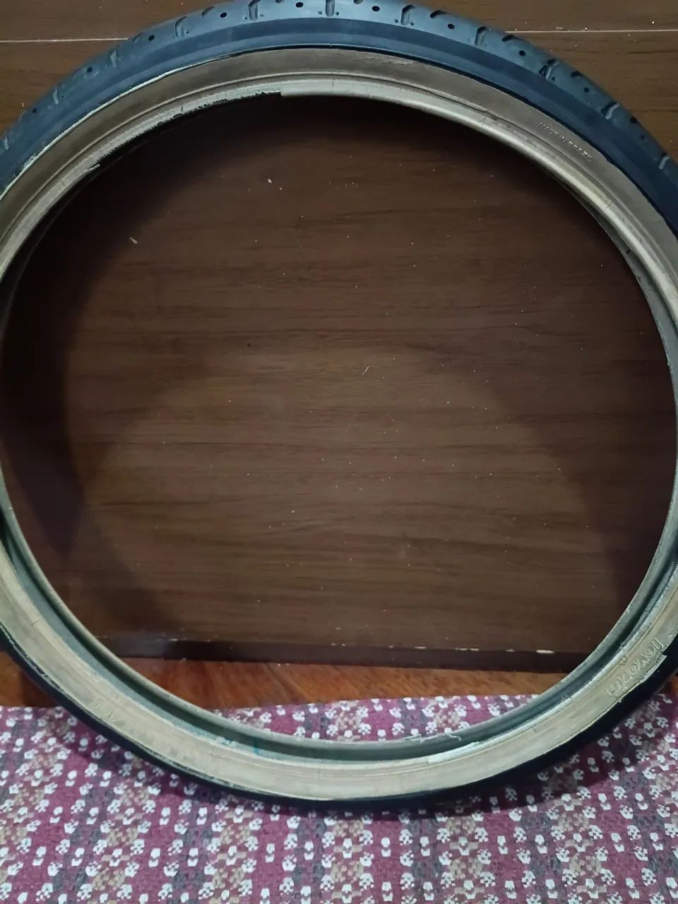 Pneu aro 20 de época 