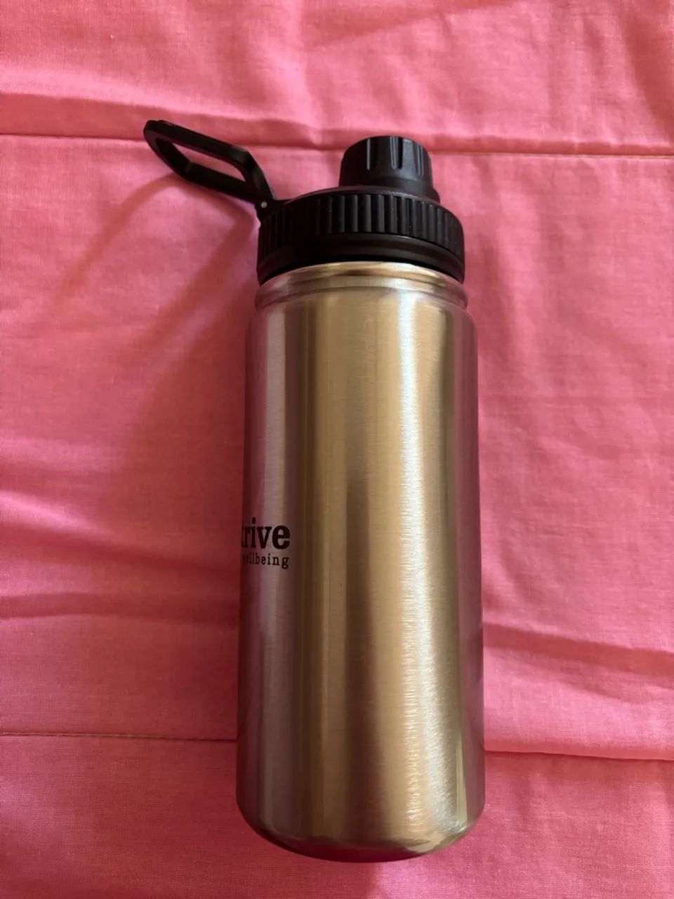 Garrafa térmica nova em aço inox 600ml - Foto 4