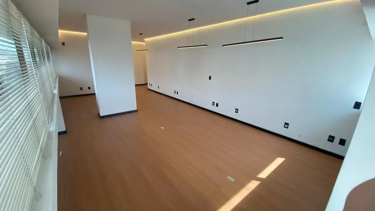 Sala Comercial recém reformada no centro de Joinville/SC. - Foto 5
