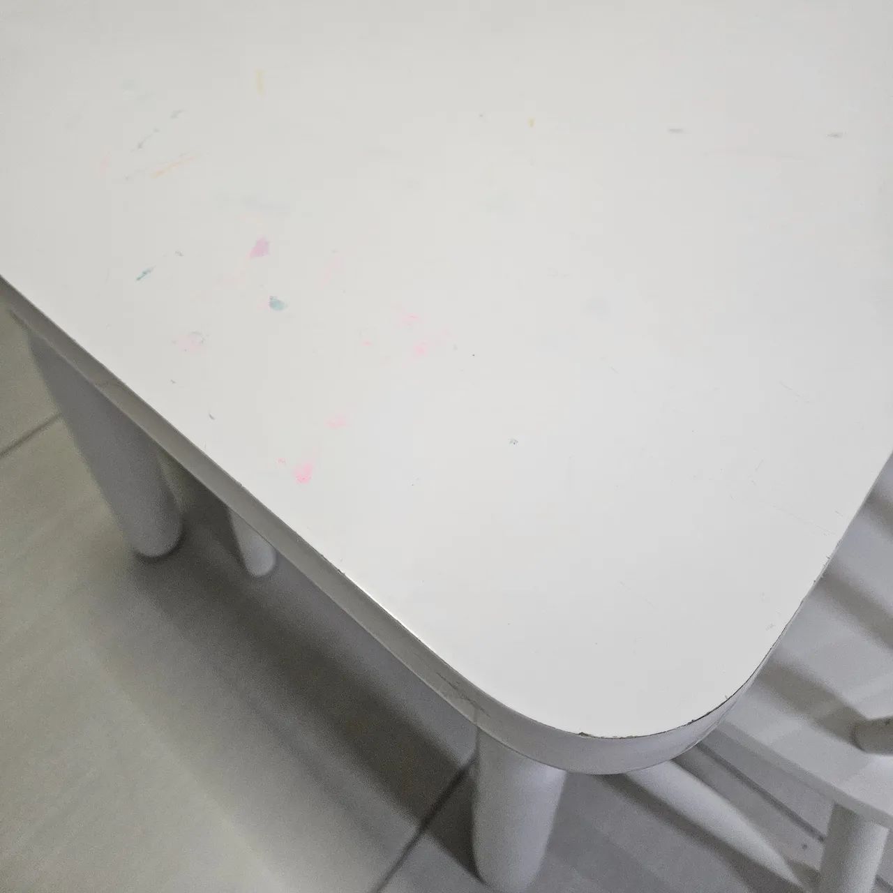 Mesa Infantil com 2 cadeiras - Tok&Stok - Foto 2