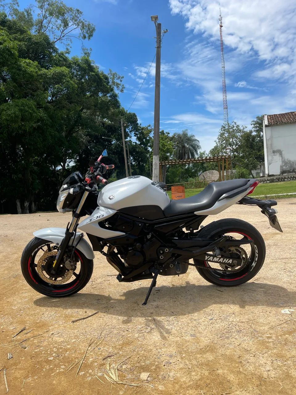 XJ6 2012 BRANCA  - Foto 3