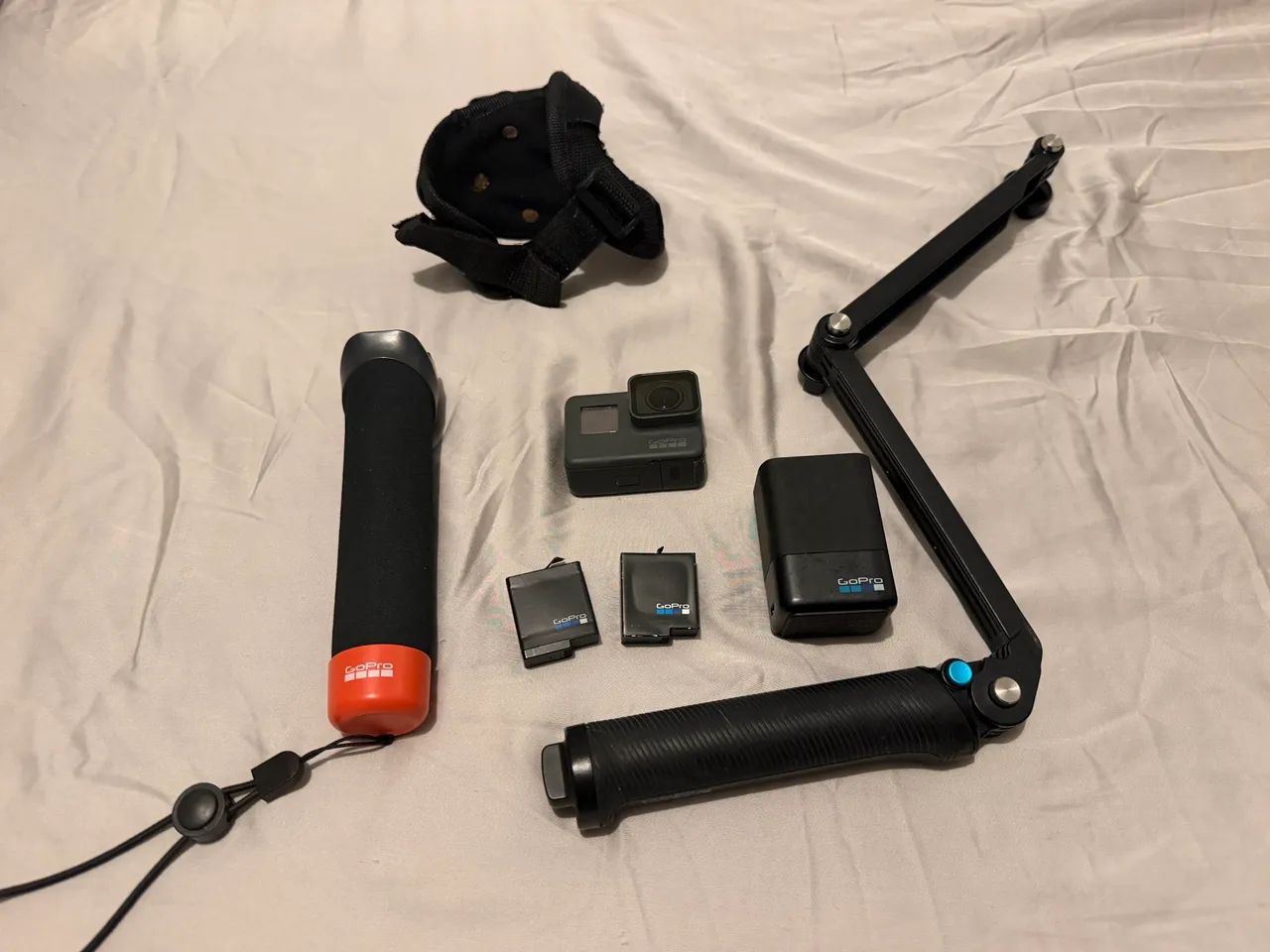 Go pro Hero 5 + SD 64GB + bateria + assessorios