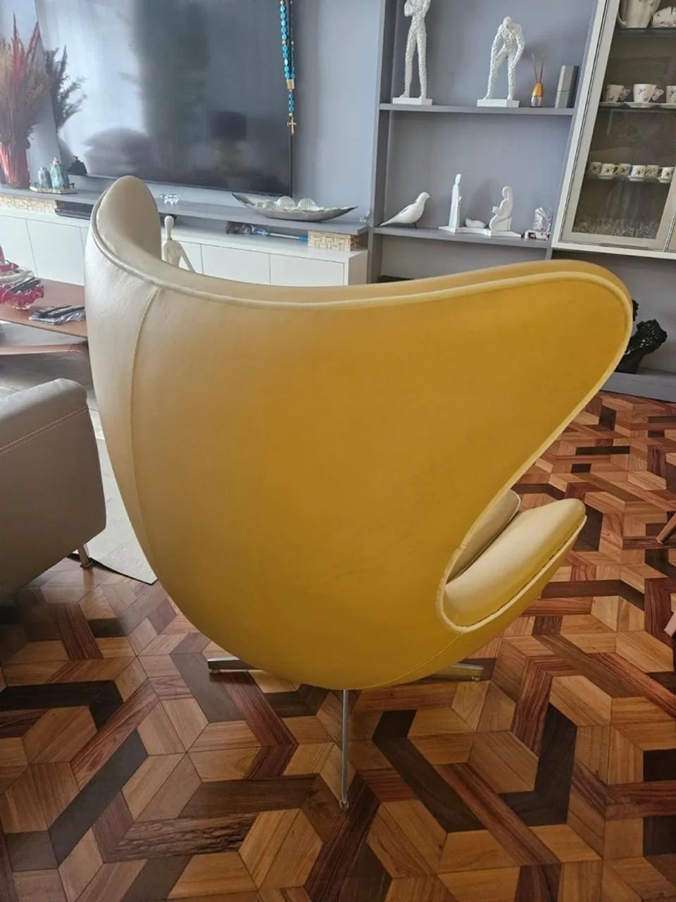 Poltrona Egg Couro sintético PERFEITA - Foto 2