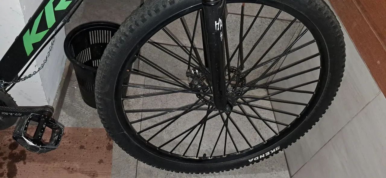Estou vendendo uma bicicleta com roda de 29 polegadas.  - Foto 3