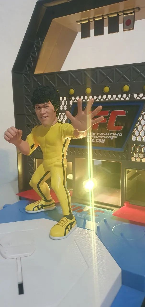 FIGURA DE AÇÃO UFC ROUND 5 RARO EDIÇÃO LIMITADA E SUPER DIFÍCIL DE