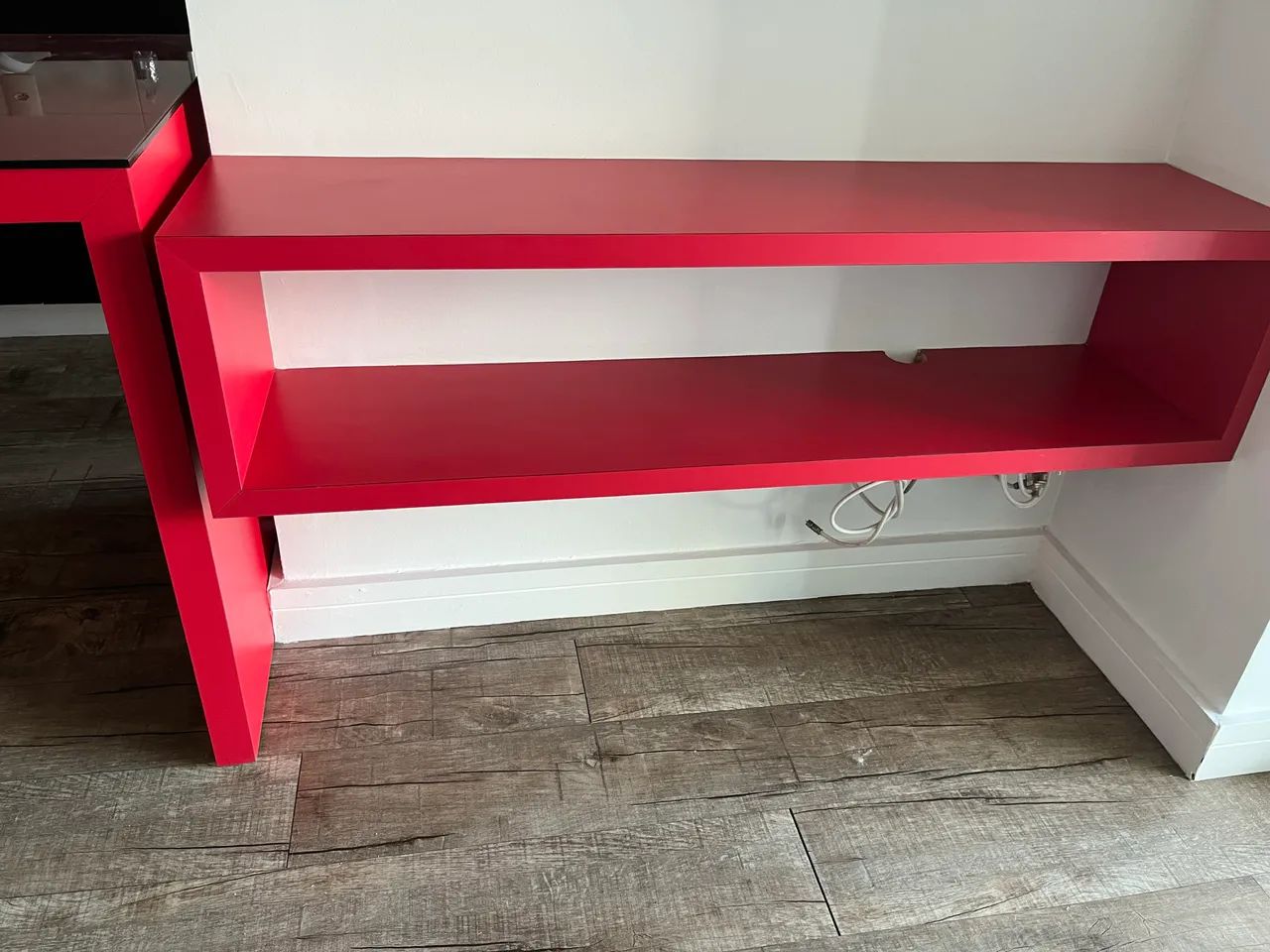 Mesa escrivaninha com vidro e aparador fórmica vermelha  - Foto 2