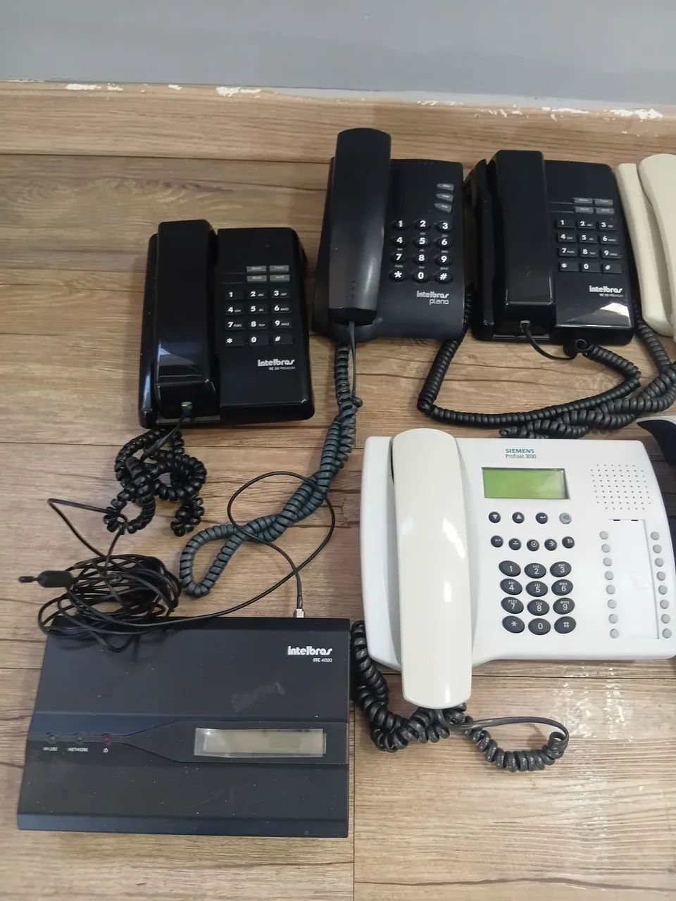 Vendo todos esses telefones que acompanham interface celular Intelbras ITC 4000,  - Foto 2