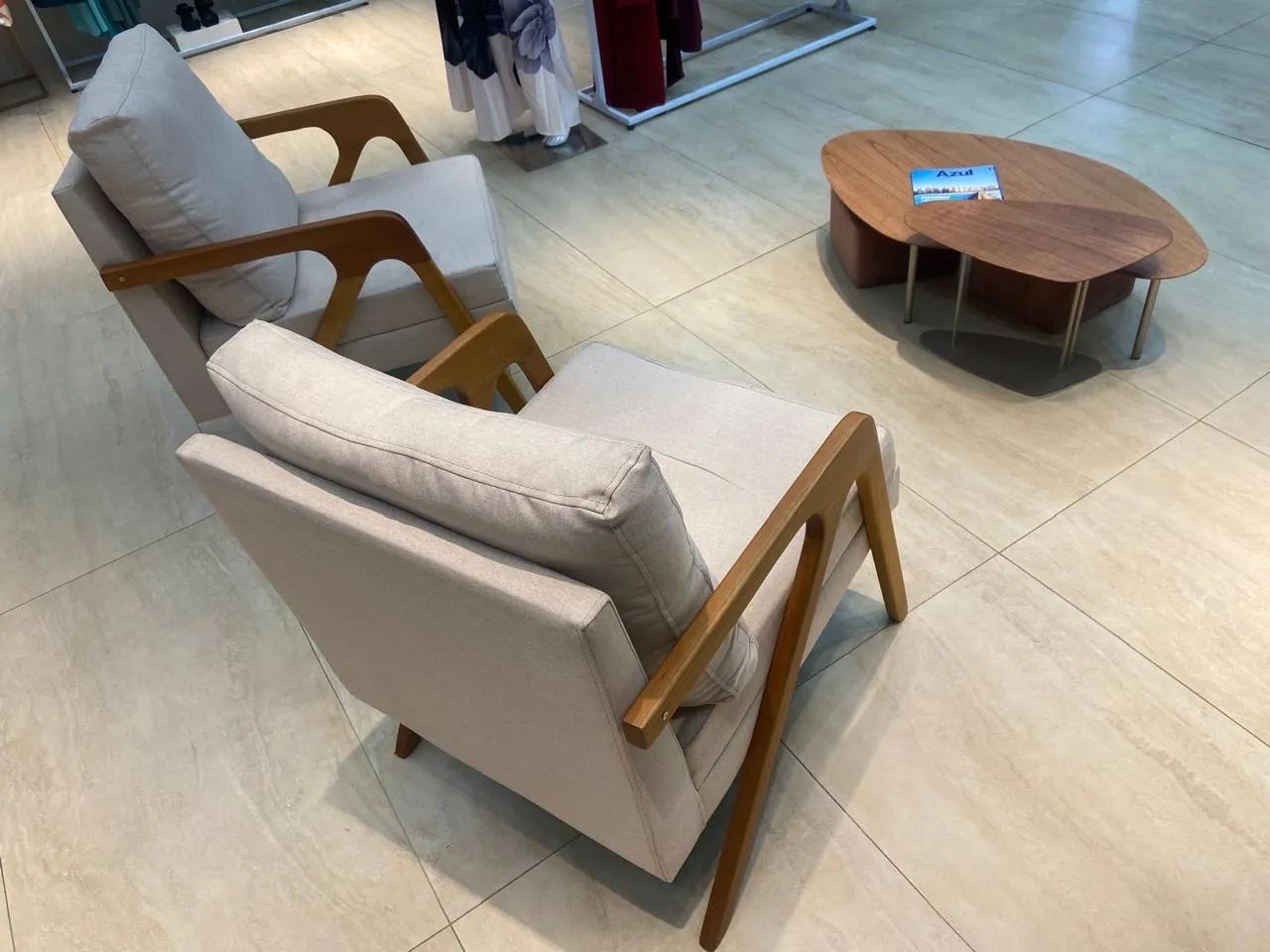 Poltronas + mesinhas de centro  - Foto 5