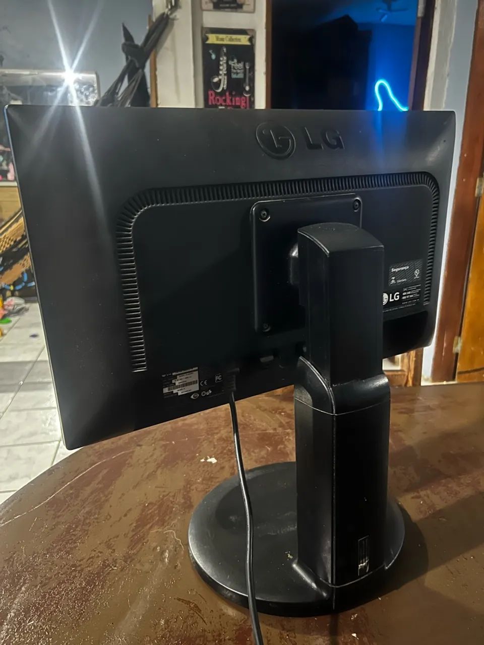 Monitor LG 19,5  - Foto 2