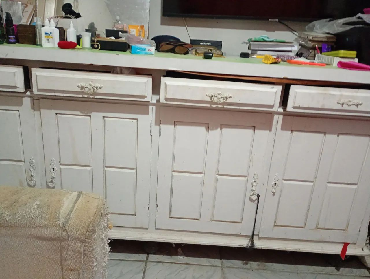 Bufê branco com 4gavetas madeira de lei - Foto 2
