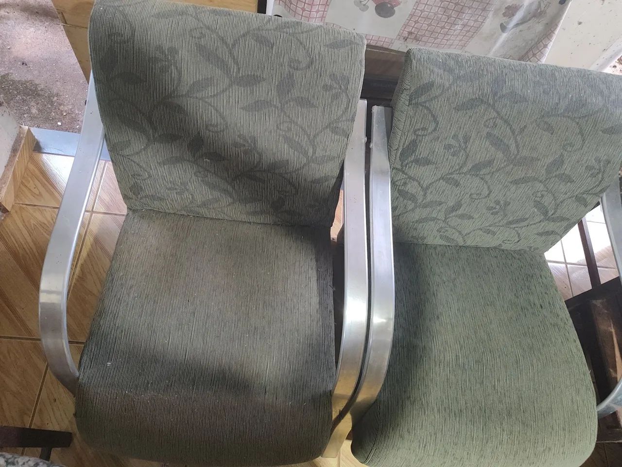 Duas poltronas aconchegantes e em ótimo estado - Foto 2