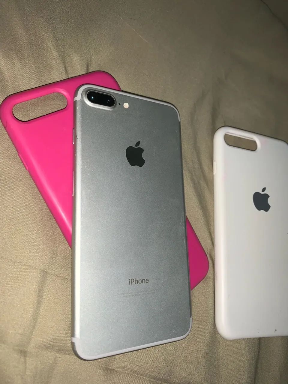 iPhone 7 Plus 128g com detalhes acompanha carregador original 