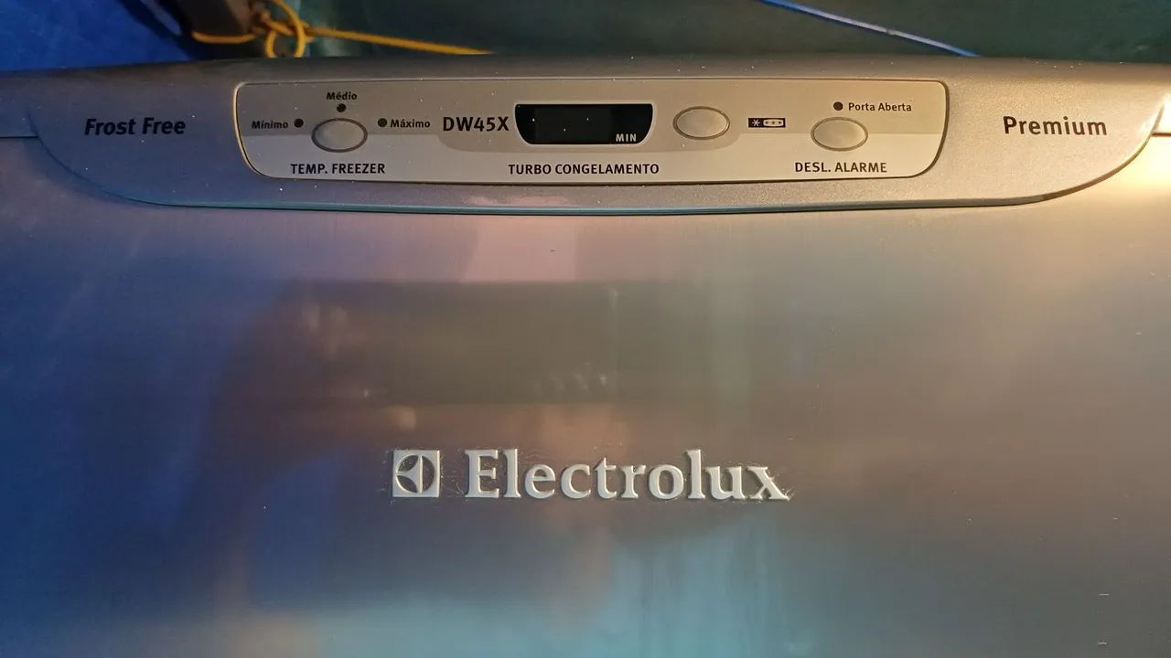 Geladeira DW45X Eletrolux 
