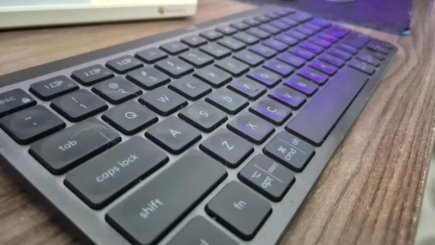 Teclado Logitech MX Keys Mini - Foto 2