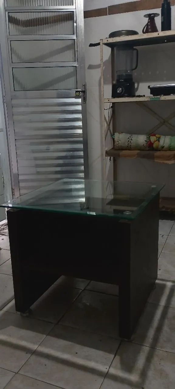 Mesa de Centro madeira maciça com tampo de vidro temperado  - Foto 4