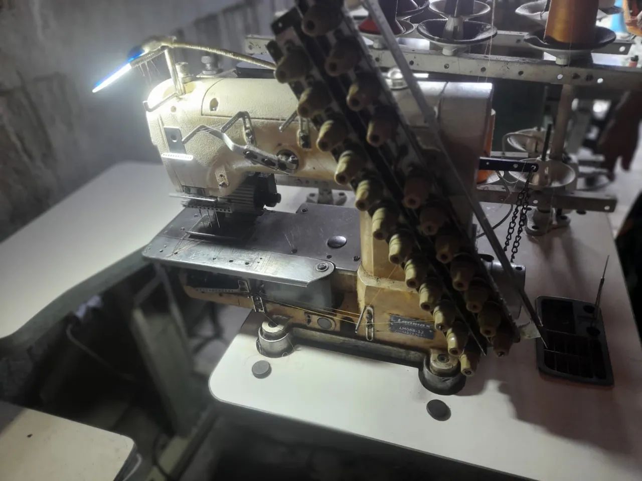 Máquina de costura de 12 agulhas  - Foto 2