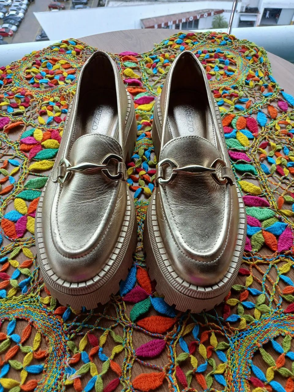 Sapato Plataforma Dourado Arezzo  - Foto 2