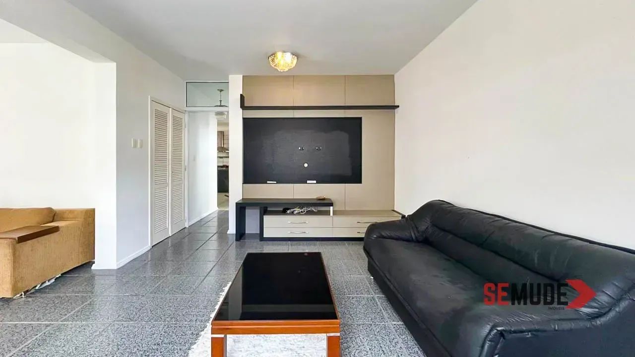Ampla Casa à Venda em Coqueiros - Foto 3